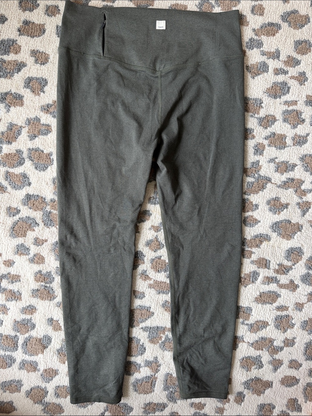 Vuori Olive Green High-Waist Track Pants - Picture 4 of 4